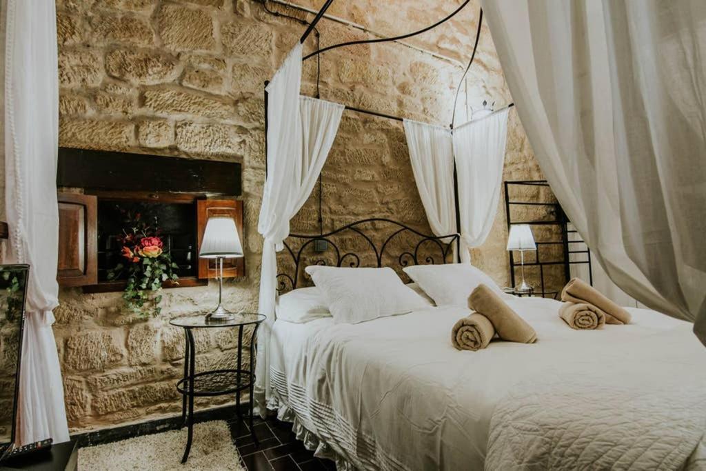 Durmiendo Como Reyes En La Rioja Cihuri Buitenkant foto